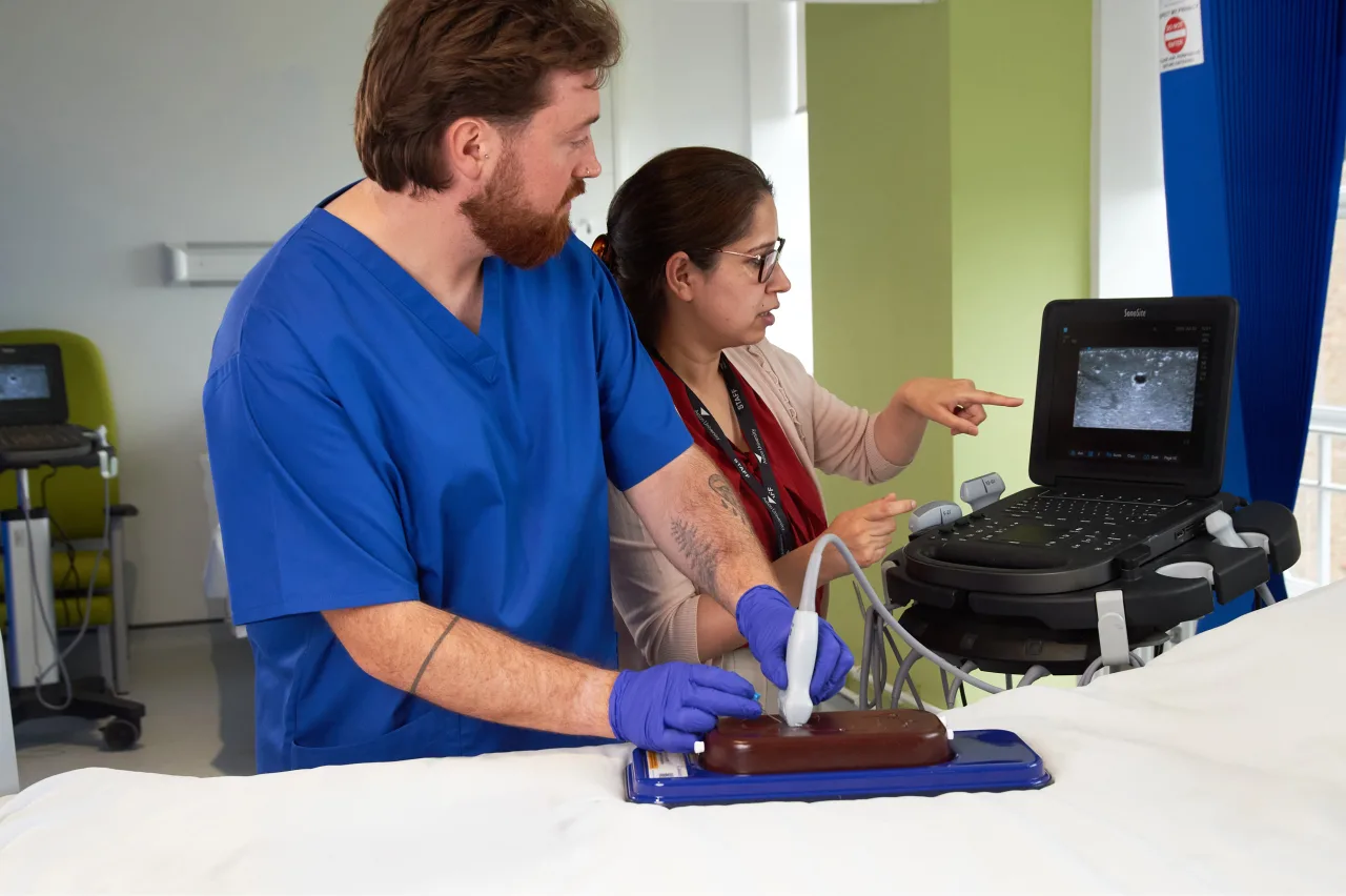 Ultrasound Simulator with 4 Central Lines, Dark