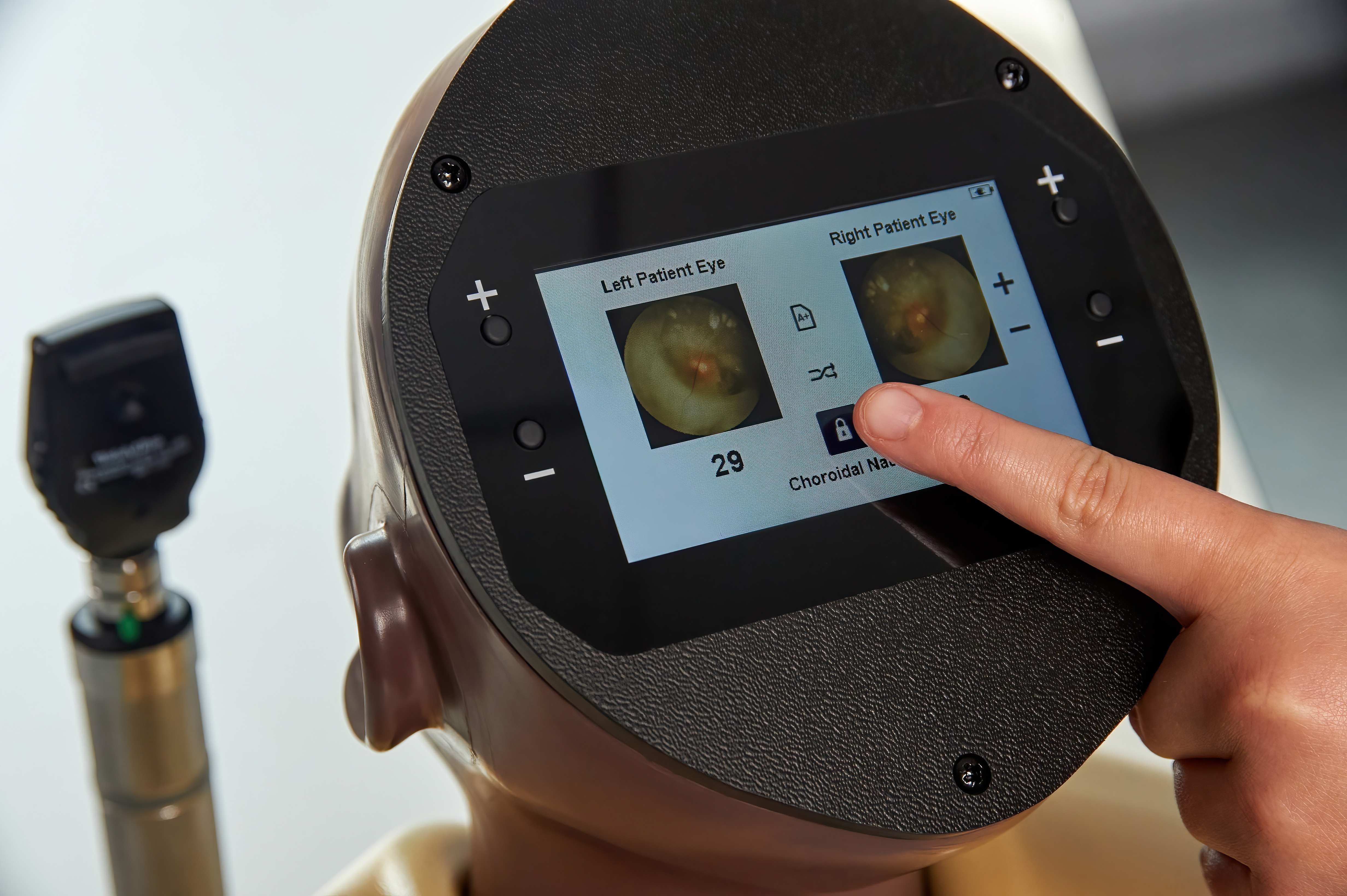 Enhanced Digital Eye Examination/Retinopathy Trainer, Dark