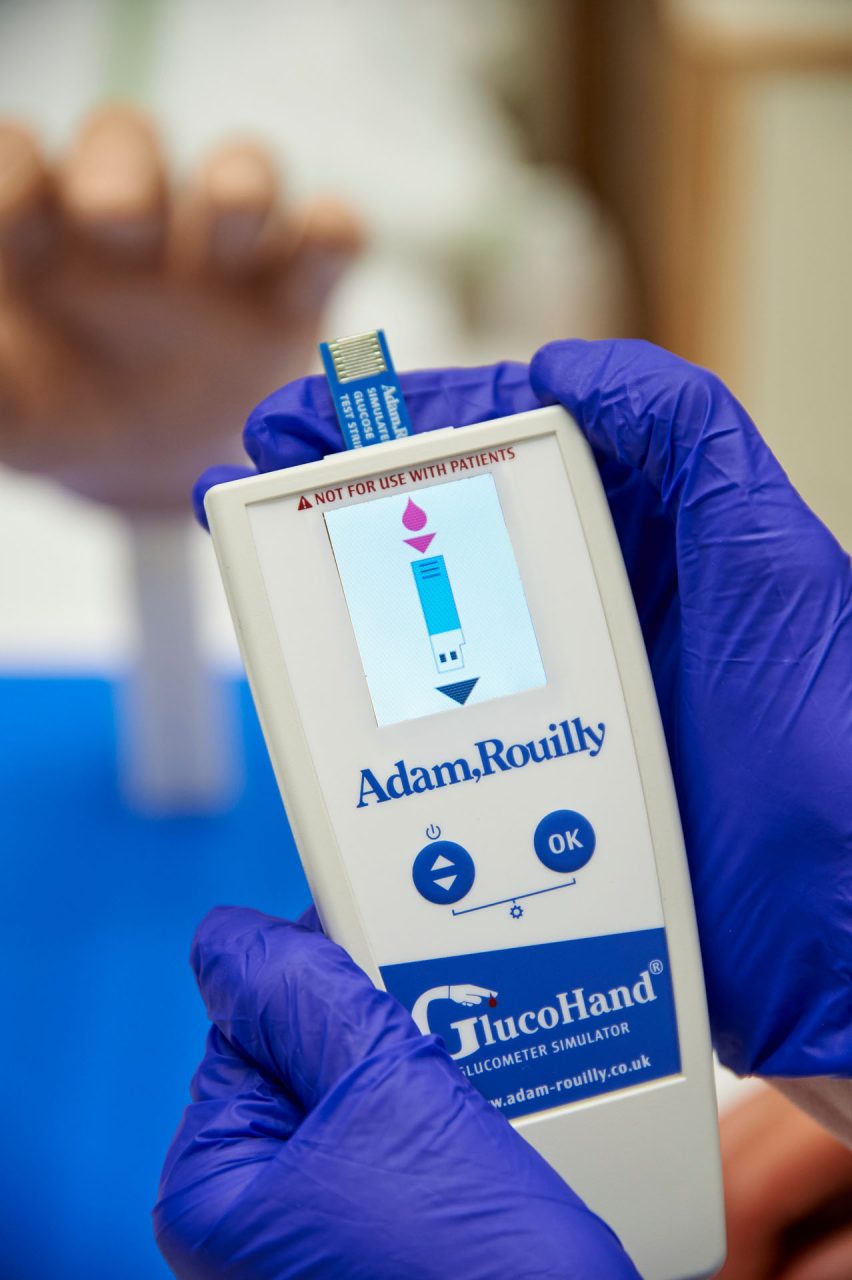 Glucohand® - Digital Glucometer Simulator, Dark