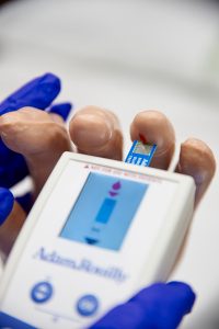 Glucohand® - Digital Glucometer Simulator, Light